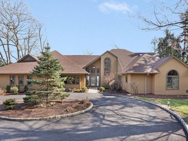 1531 Coles Ave, Mountainside, NJ 07092