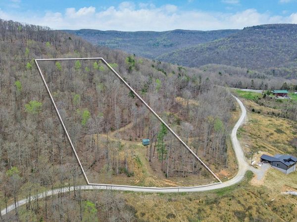 Tomahawk Rd, Jamestown, TN 38556