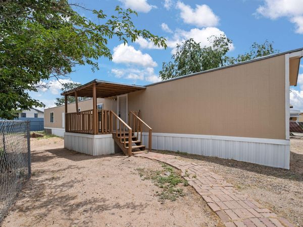 714 CITY VIEW Drive SW, Albuquerque, NM 87105