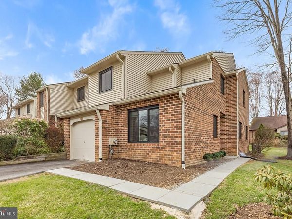 306 HANOVER COURT , CHESTERBROOK, PA 19087