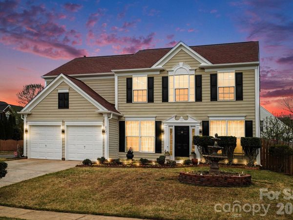 8727 Fieldcroft Drive, Charlotte, NC 28277