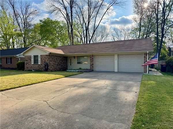 1504 Knoxville Avenue, Russellville, AR 72801