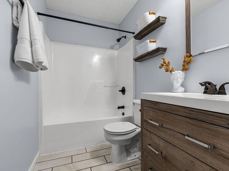 6078 Brook Bay Court, Canal Winchester, OH 43110 Photo 18