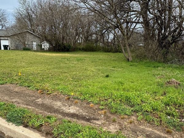 Main Street , Muskogee, OK 74401