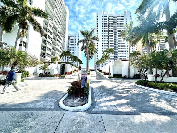 1904 S Ocean Dr, Unit 701, Hallandale Beach, FL 33009