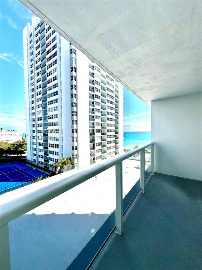 1904 S Ocean Dr, Unit 701, Hallandale Beach, FL 33009 Photo