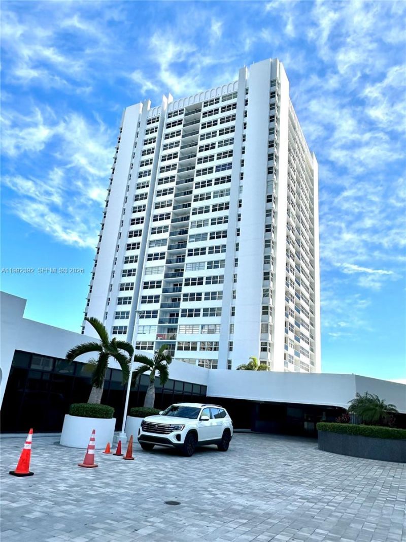 1904 S Ocean Dr, Unit 701, Hallandale Beach, FL 33009 Photo