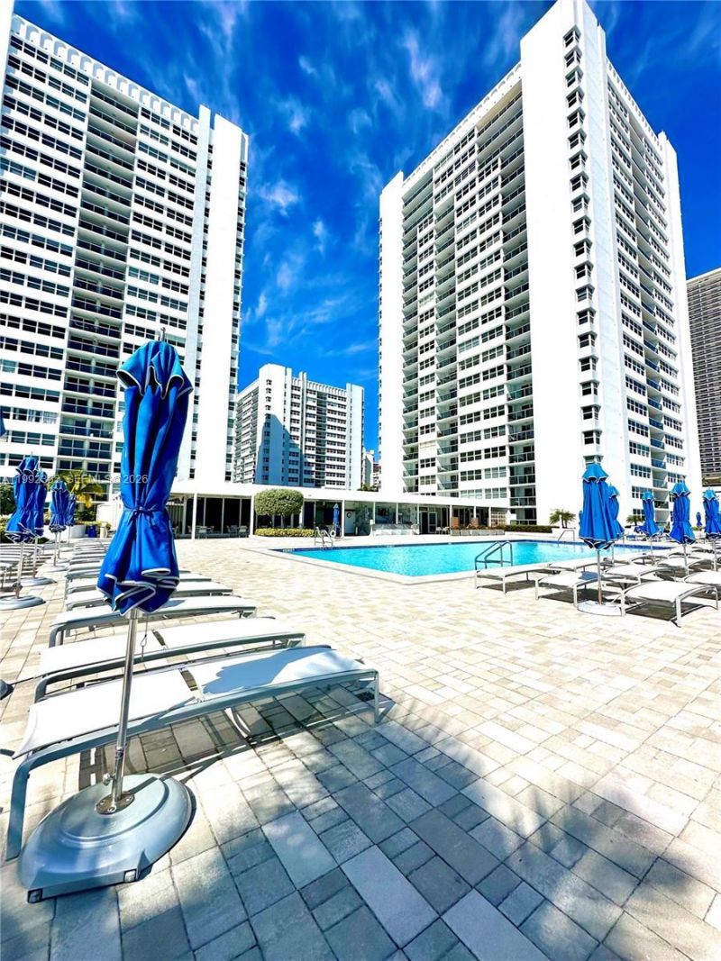 1904 S Ocean Dr, Unit 701, Hallandale Beach, FL 33009 Photo