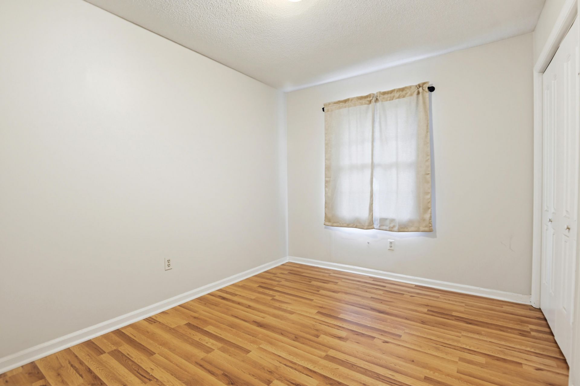 4467 Donwood Circle Photo 24