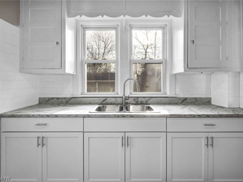 651 E 115th Street , Cleveland, OH 44108 Photo 12