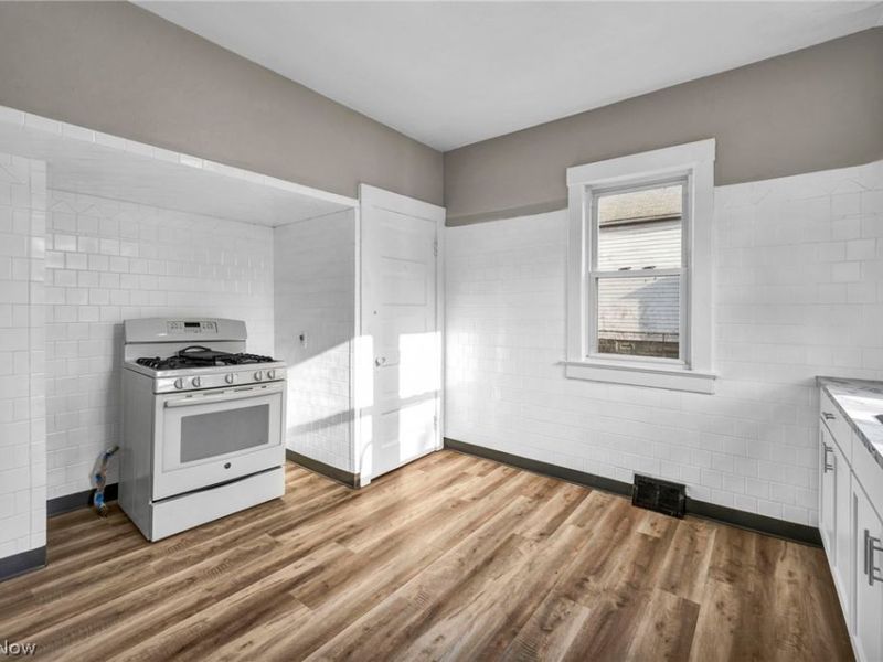 651 E 115th Street , Cleveland, OH 44108 Photo 14