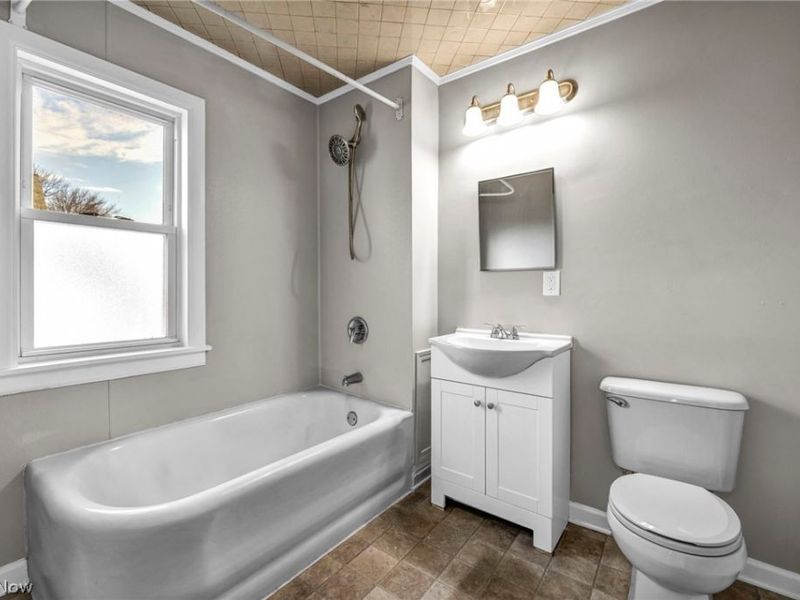 651 E 115th Street , Cleveland, OH 44108 Photo 18