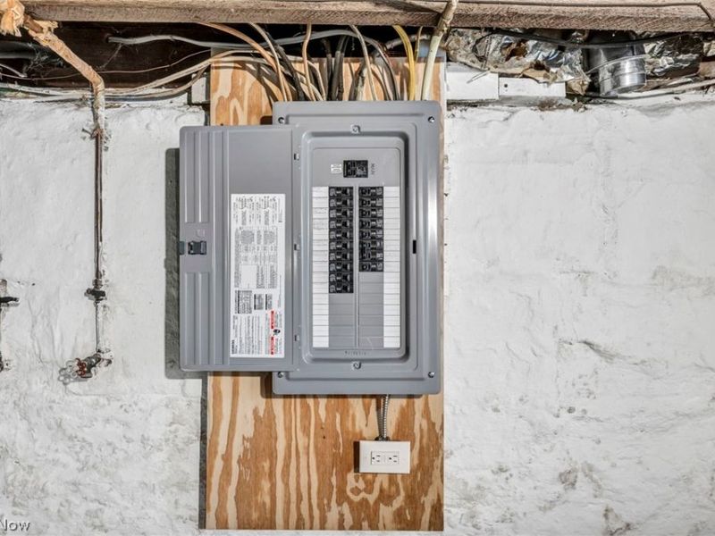 651 E 115th Street , Cleveland, OH 44108 Photo 35