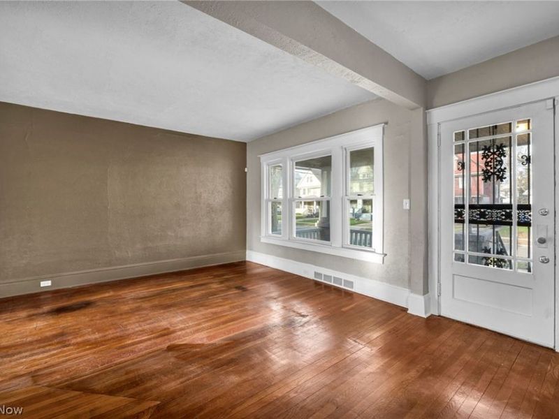 651 E 115th Street , Cleveland, OH 44108 Photo 4