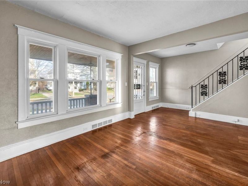 651 E 115th Street , Cleveland, OH 44108 Photo 6