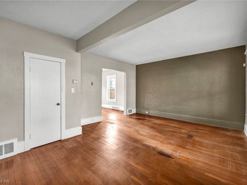 651 E 115th Street , Cleveland, OH 44108 Photo 7