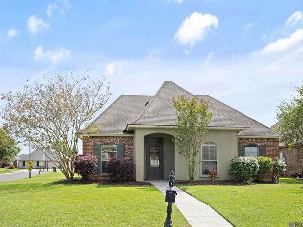 40403 Cross Creek Ave, Gonzales, LA 70737
