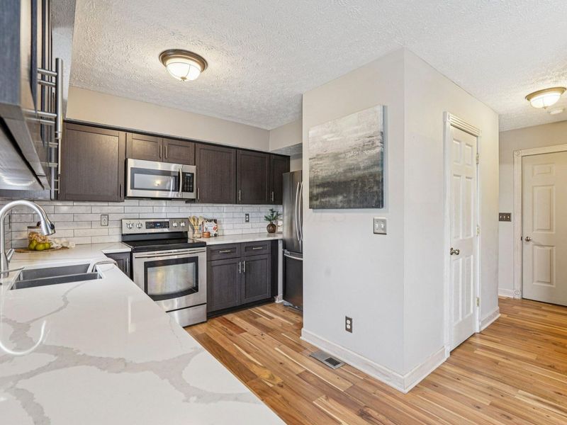 521 Long Street , Ashville, OH 43103 Photo 16