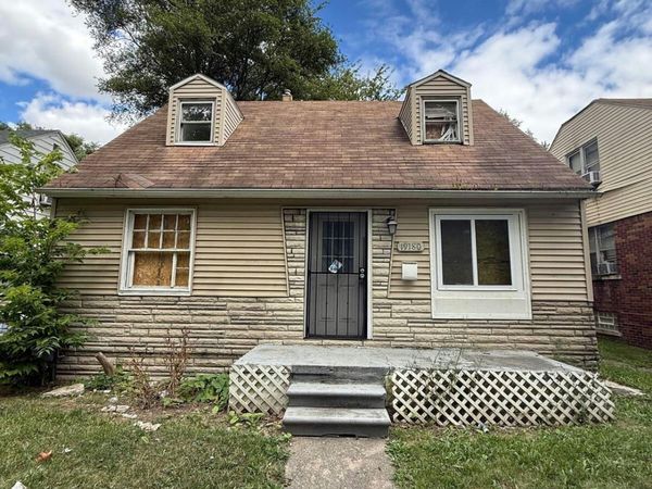 19180 Bradford Avenue, Detroit, MI 48205