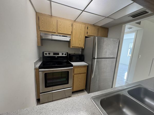 1854 Abbey Road, Unit 102, West Palm Beach, FL 33415