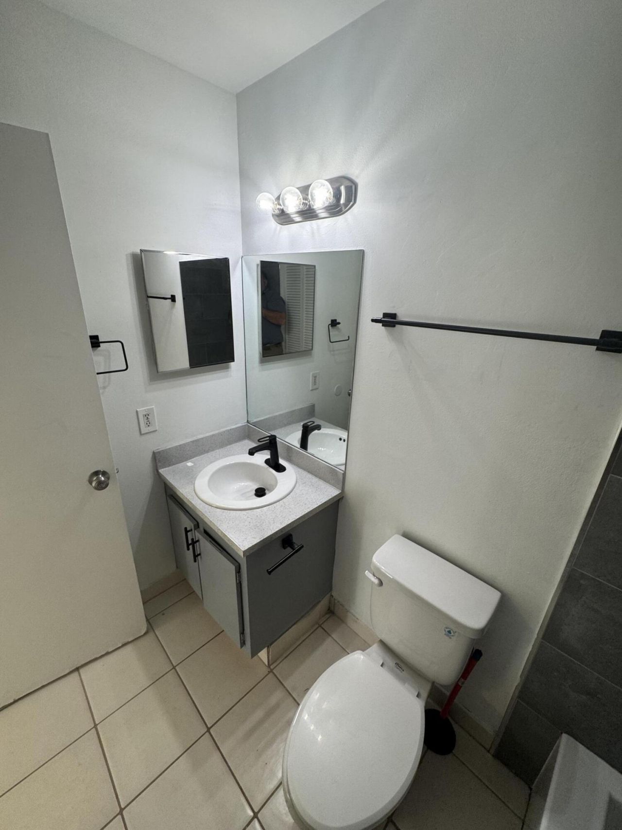 1854 Abbey Road, Unit 102, West Palm Beach, FL 33415 Photo