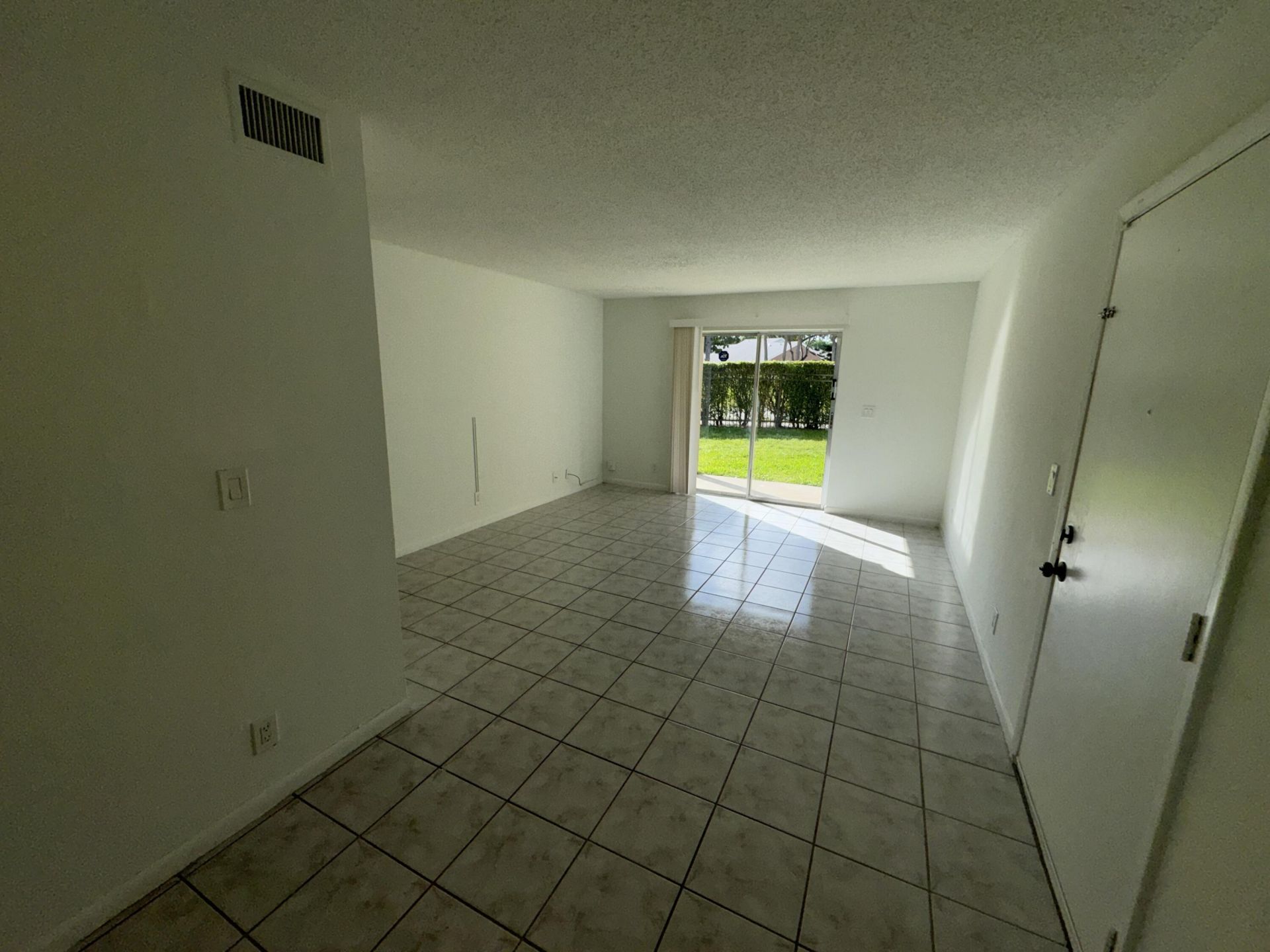 1854 Abbey Road, Unit 102, West Palm Beach, FL 33415 Photo