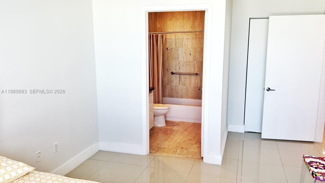 7901 Hispanola Ave, Unit 1611, North Bay Village, FL 33141 Photo
