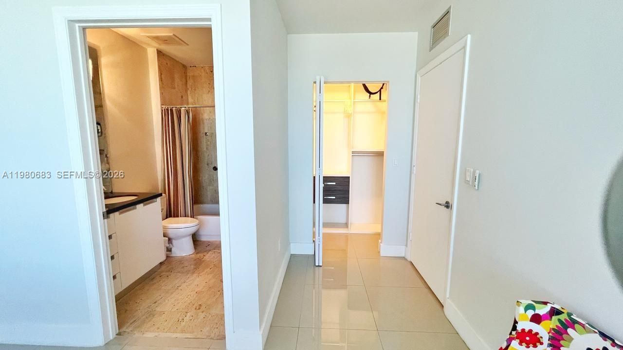 7901 Hispanola Ave, Unit 1611, North Bay Village, FL 33141 Photo
