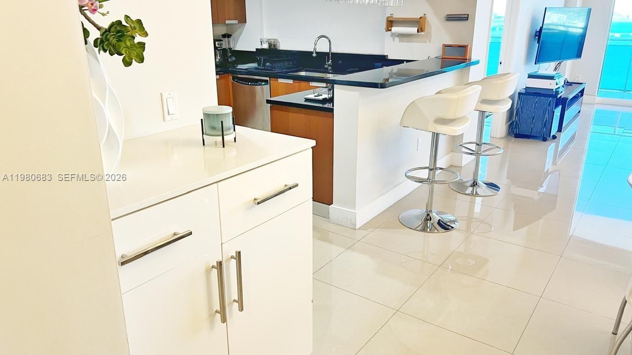 7901 Hispanola Ave, Unit 1611, North Bay Village, FL 33141 Photo