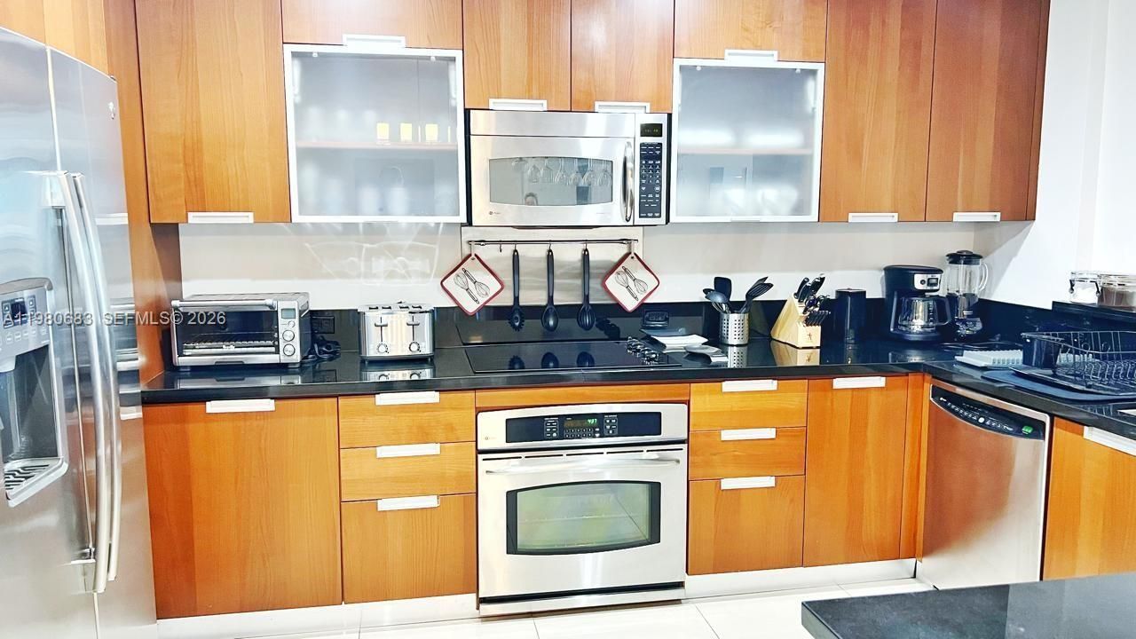 7901 Hispanola Ave, Unit 1611, North Bay Village, FL 33141 Photo