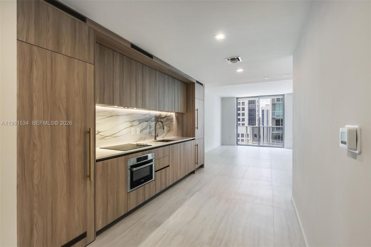 77 SE 5th Street , Unit 2403, Miami, FL 33131 Photo