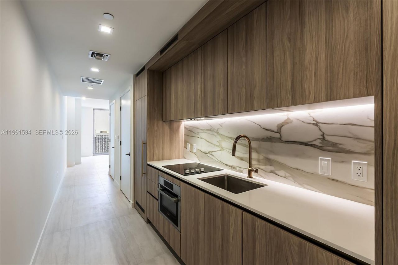 77 SE 5th Street , Unit 2403, Miami, FL 33131 Photo