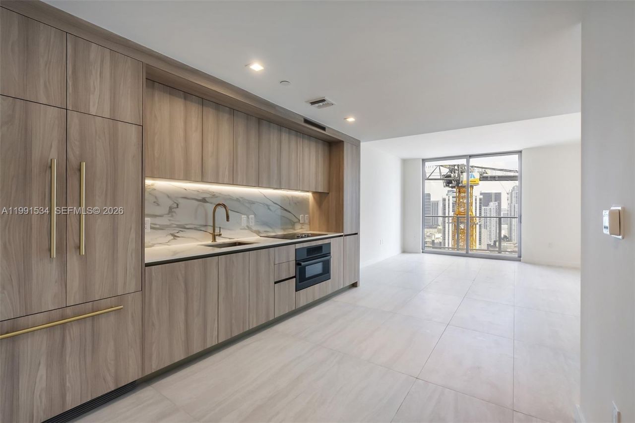 77 SE 5th Street , Unit 2403, Miami, FL 33131 Photo