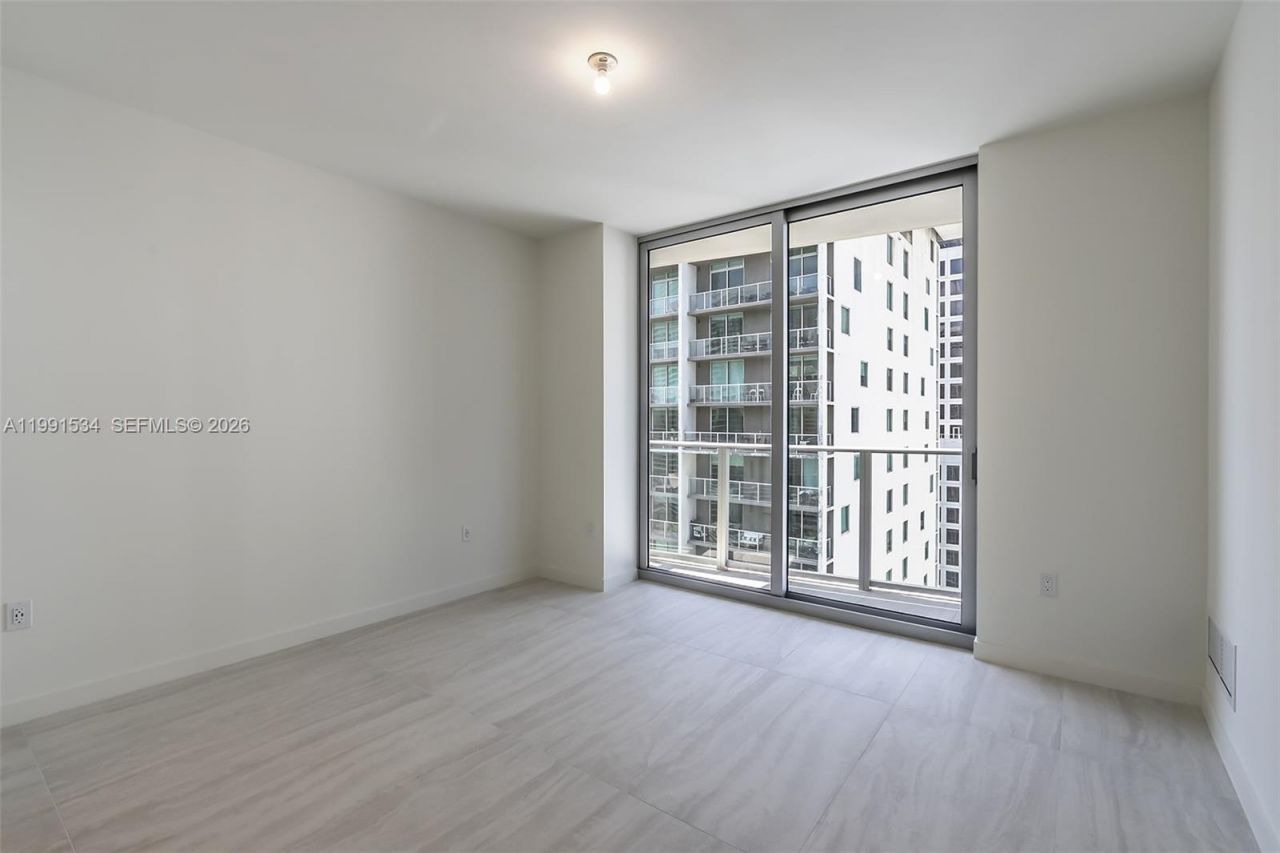 77 SE 5th Street , Unit 2403, Miami, FL 33131 Photo