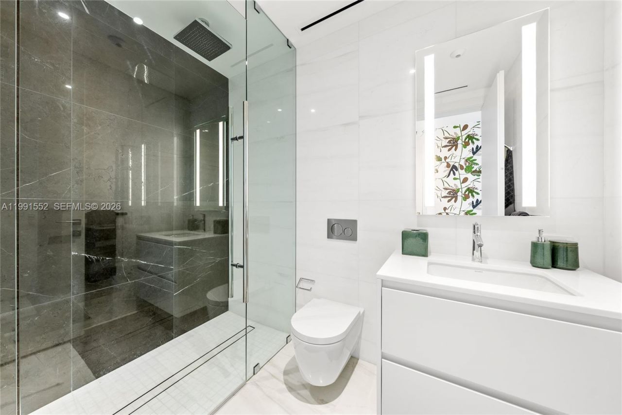 300 Biscayne Boulevard Way , Unit 901E, Miami, FL 33131 Photo