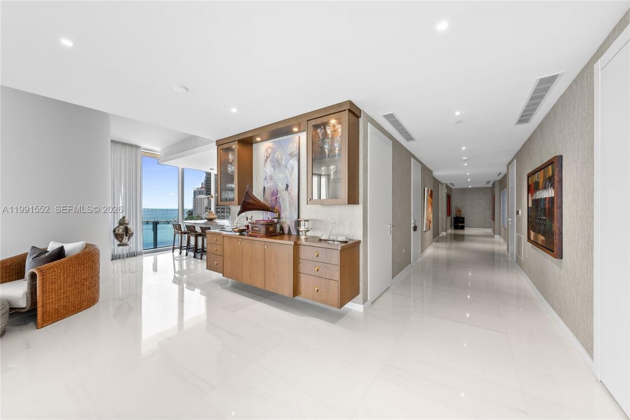 300 Biscayne Boulevard Way , Unit 901E, Miami, FL 33131 Photo