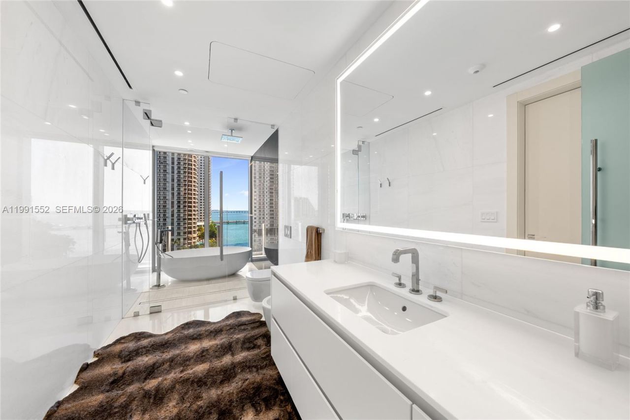 300 Biscayne Boulevard Way , Unit 901E, Miami, FL 33131 Photo