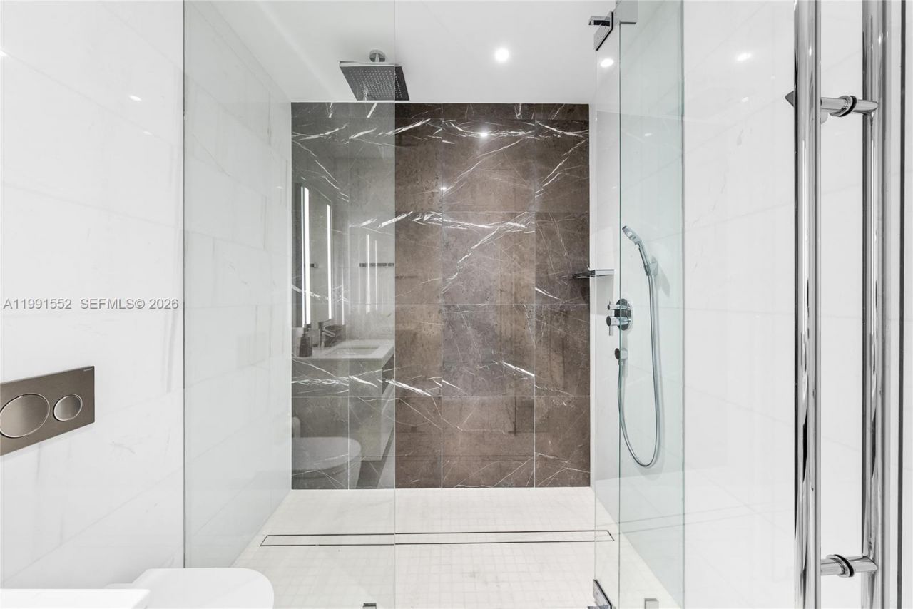 300 Biscayne Boulevard Way , Unit 901E, Miami, FL 33131 Photo