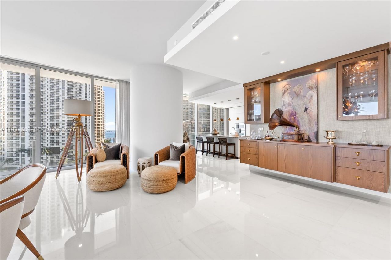 300 Biscayne Boulevard Way , Unit 901E, Miami, FL 33131 Photo