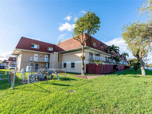 250 NW 107th Ave , Unit 205, Miami, FL 33172