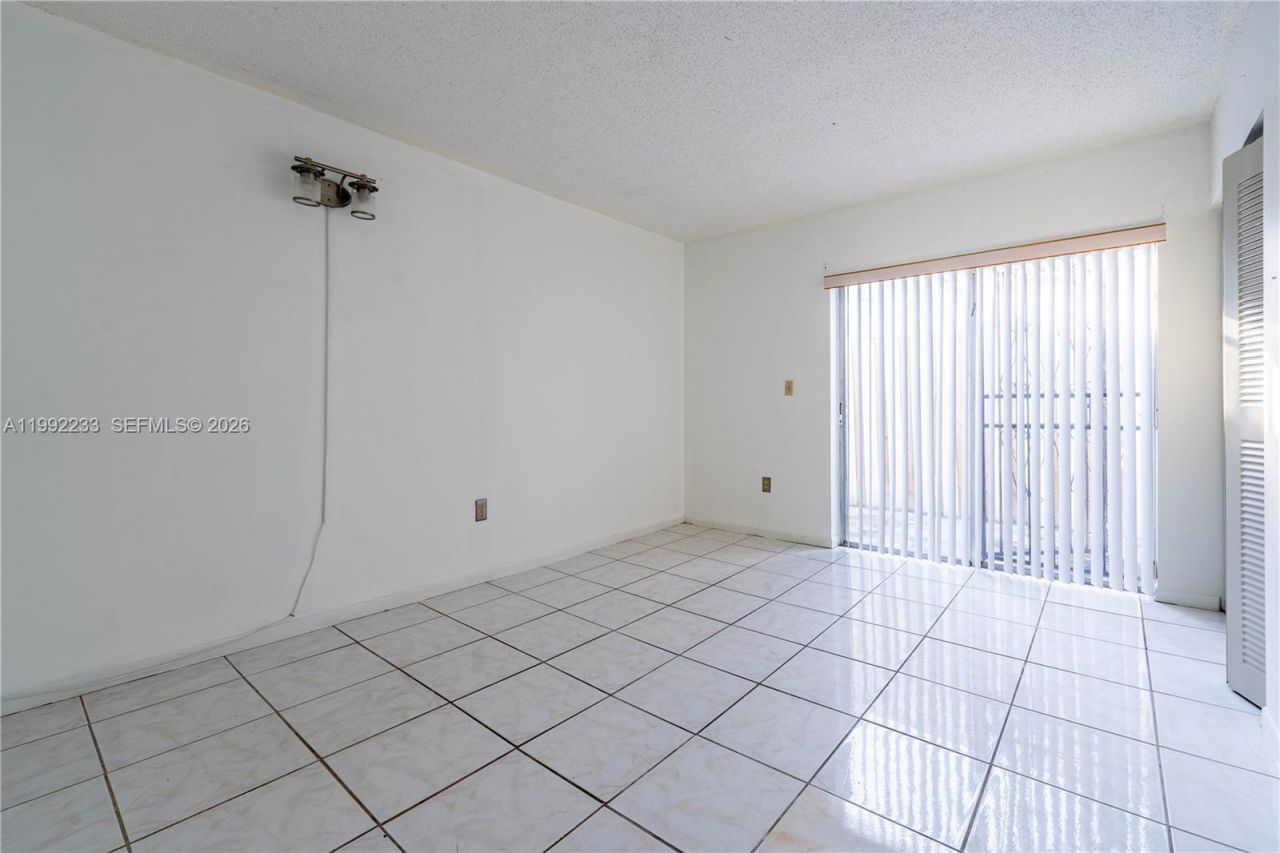 250 NW 107th Ave , Unit 205, Miami, FL 33172 Photo