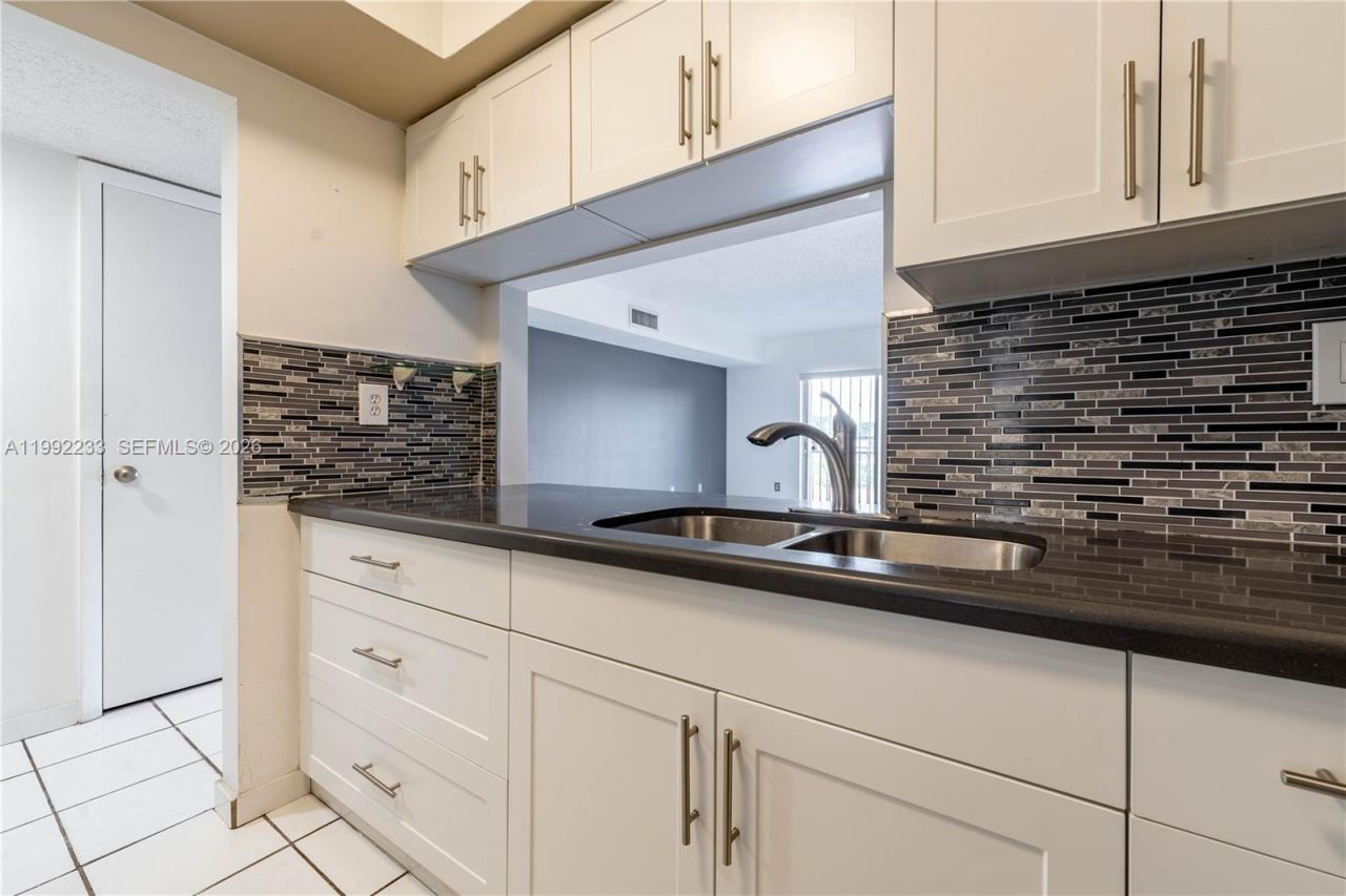 250 NW 107th Ave , Unit 205, Miami, FL 33172 Photo