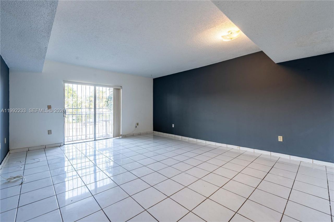 250 NW 107th Ave , Unit 205, Miami, FL 33172 Photo