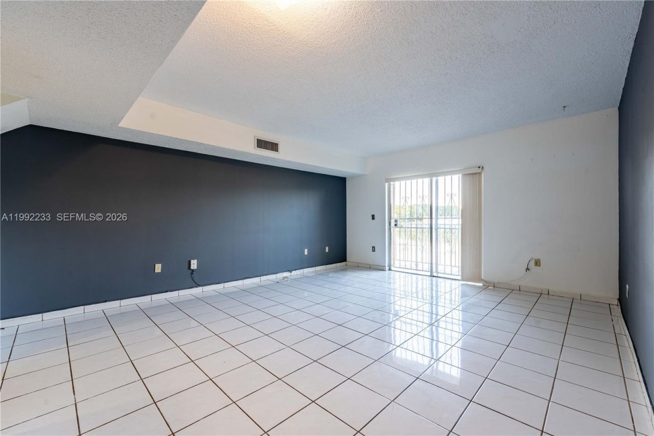250 NW 107th Ave , Unit 205, Miami, FL 33172 Photo