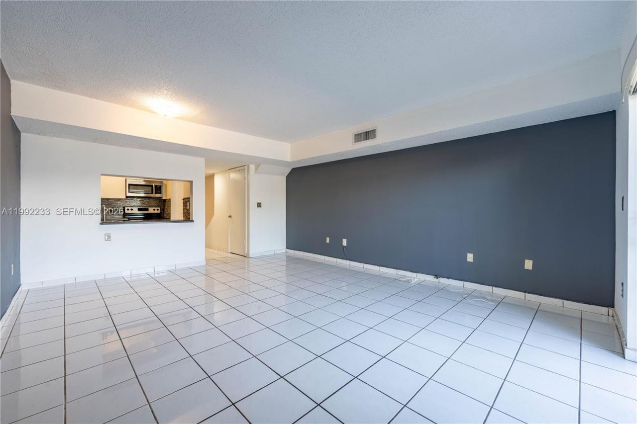 250 NW 107th Ave , Unit 205, Miami, FL 33172 Photo