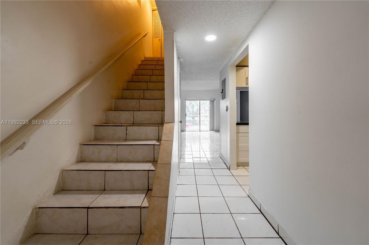 250 NW 107th Ave , Unit 205, Miami, FL 33172 Photo