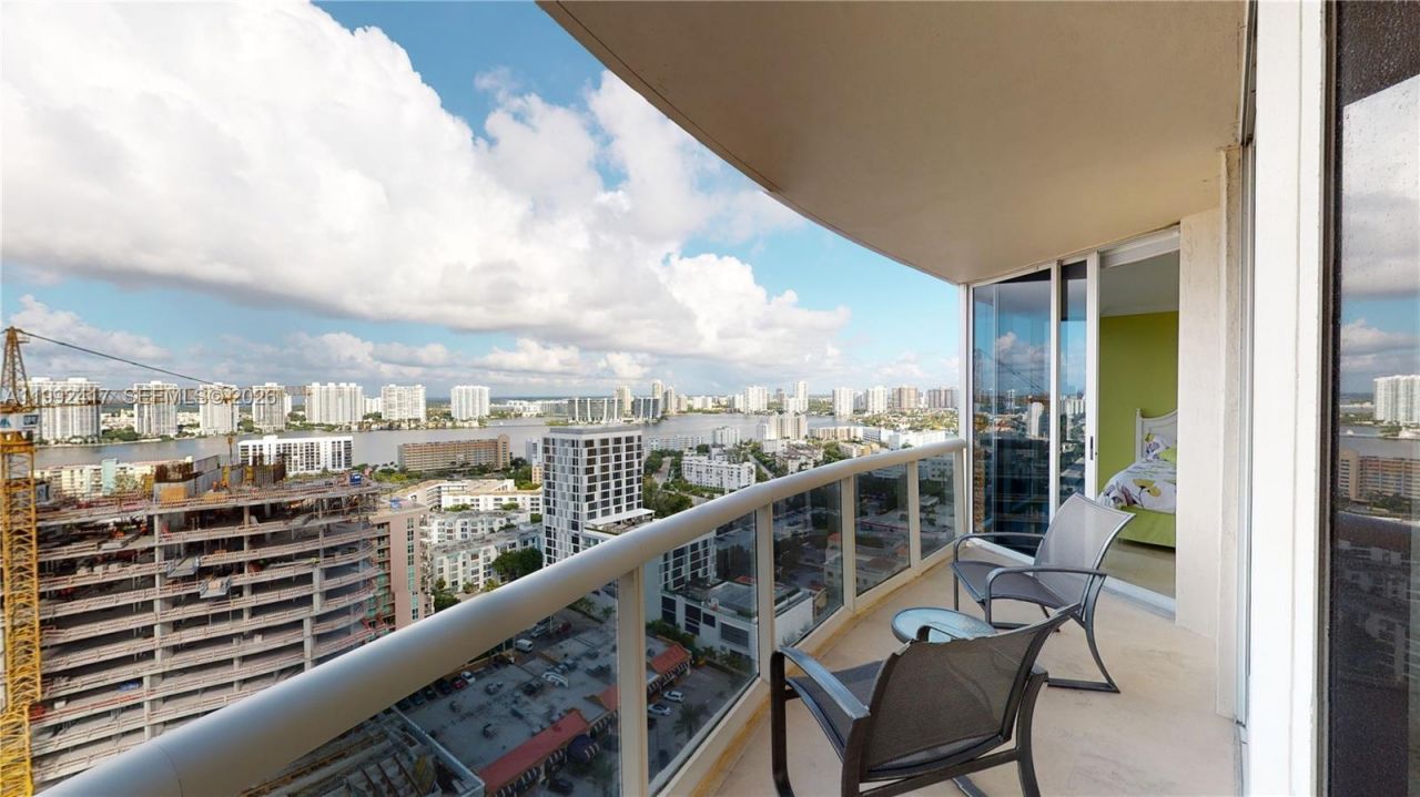 17555 Collins Ave , Unit 2601, Sunny Isles Beach, FL 33160 Photo
