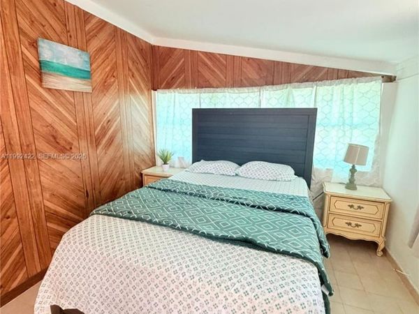 19631 NE 12th Ct , Unit EFF, Miami, FL 33179