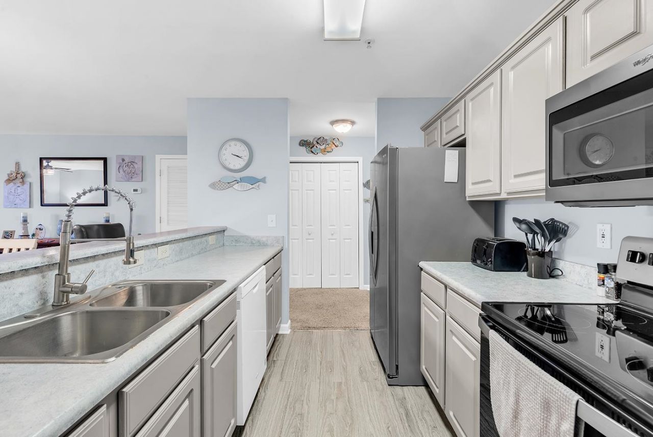 4845 Meadowsweet Dr.  Photo 13