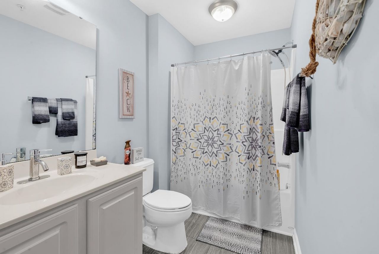 4845 Meadowsweet Dr.  Photo 9